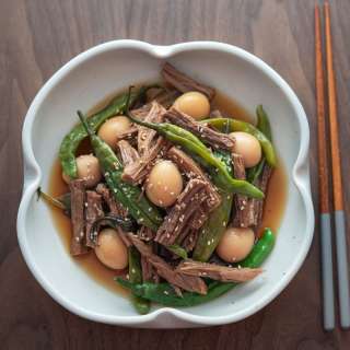 Jangjorim (Soy Braised Beef with Eggs)