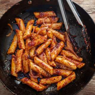 Pan Fried Rice Cakes (Gireum Tteokbokki)