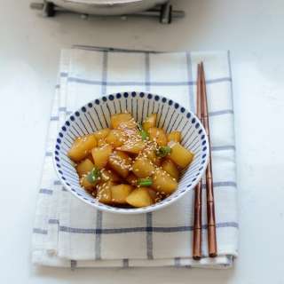 Easy Gamja Jorim (Korean Braised Potatoes)