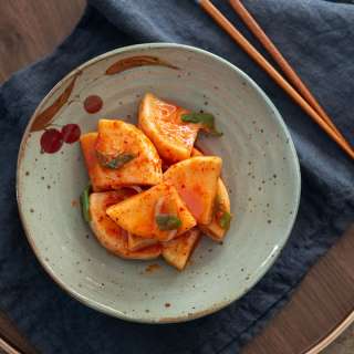 Easy Radish Kimchi (Kkakdugi)