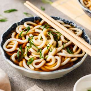 Kake Udon (3-Ingredient Japanese Noodle Soup)