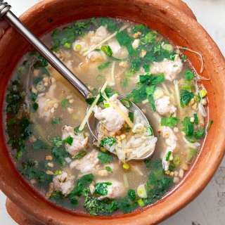 Easy Thai Chicken Rice Soup (Khao Tom Gai)