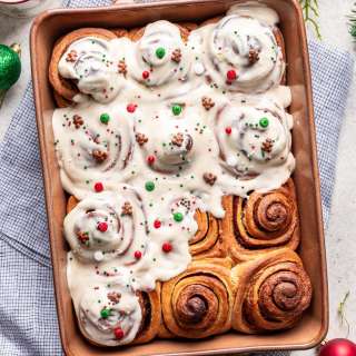 Gingerbread Cinnamon Rolls