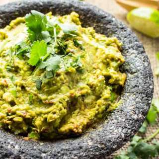 Simple Smoky and Spicy Guacamole