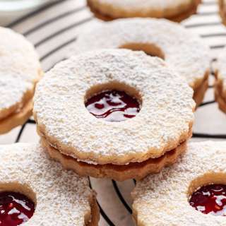 Linzer Cookies