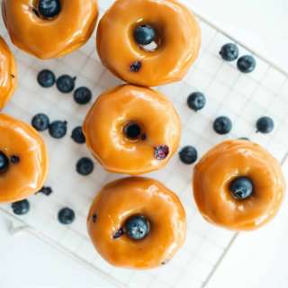 BLUEBERRY CAKE DONUTS