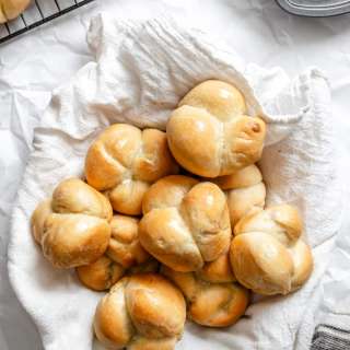 60 Minute Dinner Rolls