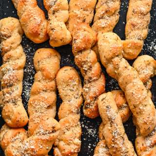 Easy Homemade Breadstick Recipe