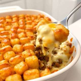CHEESY TATER TOT CASSEROLE