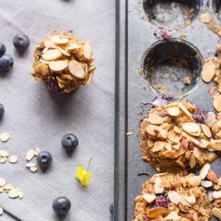 Blueberry Almond Mini Baked Oatmeal Cups
