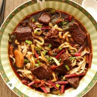 Taiwanese Beef Noodle Soup (Niu Rou Mian)