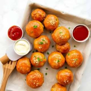 Garlic Parmesan Cheeseburger Bombs