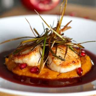 Seared Scallops with Pomegranate Beurre Blanc
