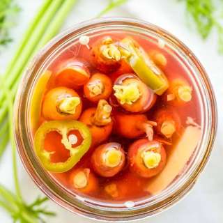 Quick Pickled Carrots with Ginger