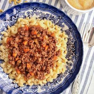 Ghackets mit Hörnli (Swiss Macaroni with Meat Sauce)