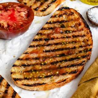 Pan con Tomate