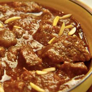 Gosht Aloo Bukhara (Beef curry with Plums)