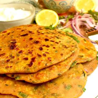 Missi Roti (Besan Ki Roti)