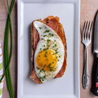 Strammer Max (German Open-Faced Ham Sandwich)