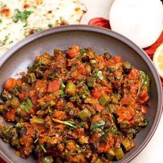 Bhindi Masala (Pakistani Okra Curry)