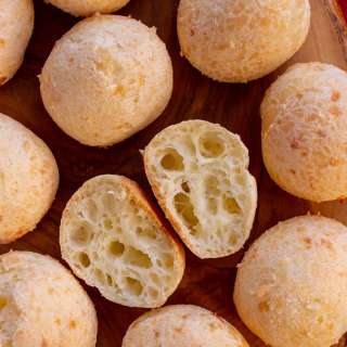 Pão de Queijo (Brazilian Cheese Bread)