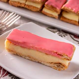 Tompouce / Tompoes (Dutch Mille Feuille Pastry)