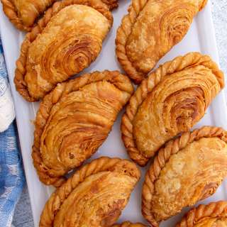 Karipap Pusing (Malaysian Spiral Curry Puffs)