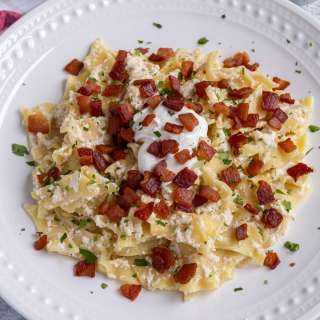 Túrós Csusza (Hungarian Cottage Cheese Noodles)