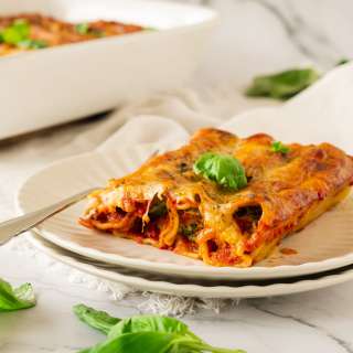 Cheesy And Saucy Baked Spinach Cannelloni