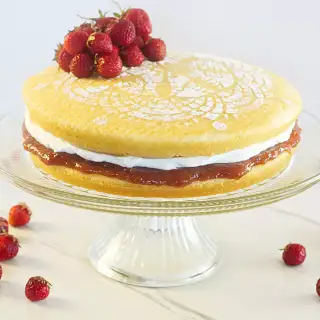 Strawberry Sponge Cake