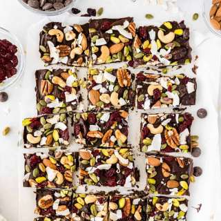 Easy Healthy Dark Chocolate Bark (vegan & keto)