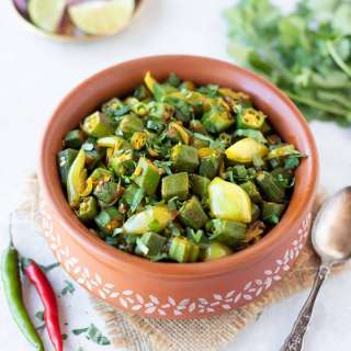 Bhindi do Pyaza (Okra Stir Fry)