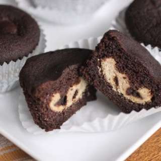 Chocolate Chip Cheesecake-Filled Chocolate Vegan Cupcakes (gluten, egg, & sugar-free w/ dairy-free option)