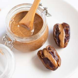 Easy Almond Butter (1-ingredient, no oil)