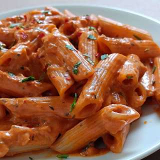 Gigi Hadid Pasta Recipe (with and without vodka)