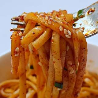 Spicy Garlic Chili Oil Noodles Recipe