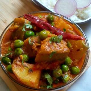 Kaddu Aloo Matar Sabzi | Pumpkin, Potato and Green Peas Curry