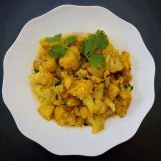 Instant Pot Aloo Gobi / Potato & Cauliflower Stir Fry