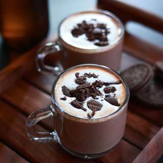 Oreo Hot Chocolate (Dunkin Donuts Copycat)