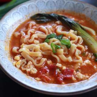 10-Minute Tomato Ramen (Easy, Homemade)