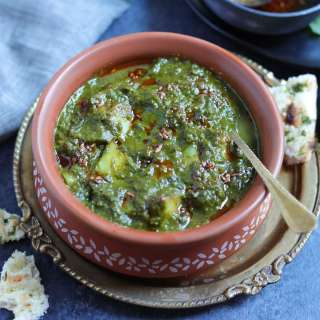 Instant Pot Saag Aloo (Spinach Potato Curry)