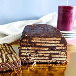 Kalter Hund - German No Bake Biscuit Cake