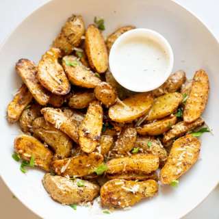Air Fryer Fingerling Potatoes (20-Minute Recipe)