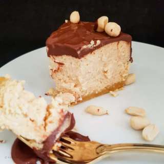 Instant Pot Cheesecake with Peanut Butter