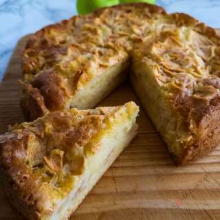 Mary Berry's Apple Cake