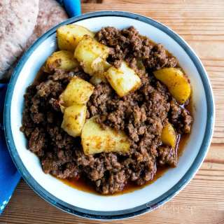 Aloo keema - minced meat and potato curry