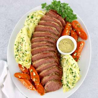 Slow Cooker Corned Beef and Cabbage