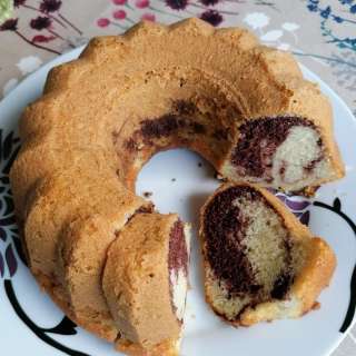 An Easy Sponge Cake With Plain Flour And Oil