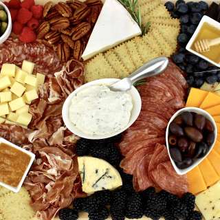 How to Make a Keto Charcuterie Board
