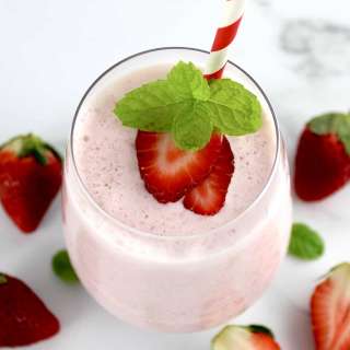 Keto Strawberry Cheesecake Smoothie